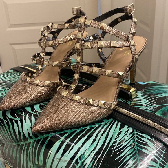 Glitter Heels - Picture 2 of 6